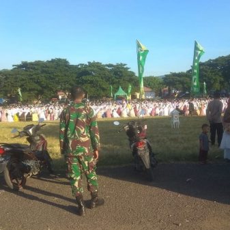 Sholat Idul Fitri 1443H di Kota Mbay, Koramil 1625-05 Aesesa Patroli Prokes