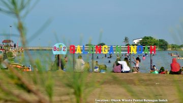 Pantai Bali 2 Indramayu Ramai Dikunjungi Wisatawan