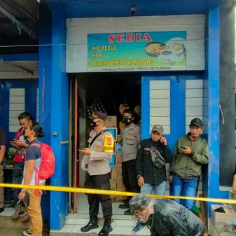 Polres Tasik Kota Olah TKP Penemuan Mayat Bersimbah Darah di Pagerageung
