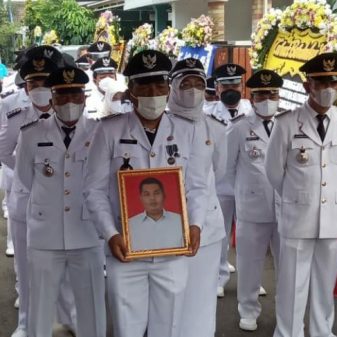 Kabar Duka Cita Atas Meninggalnya Yogi Lurah Pegangsaan Dua, Selamat Jalan Pak Lurah