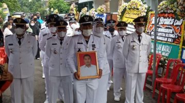 Kabar Duka Cita Atas Meninggalnya Yogi Lurah Pegangsaan Dua, Selamat Jalan Pak Lurah