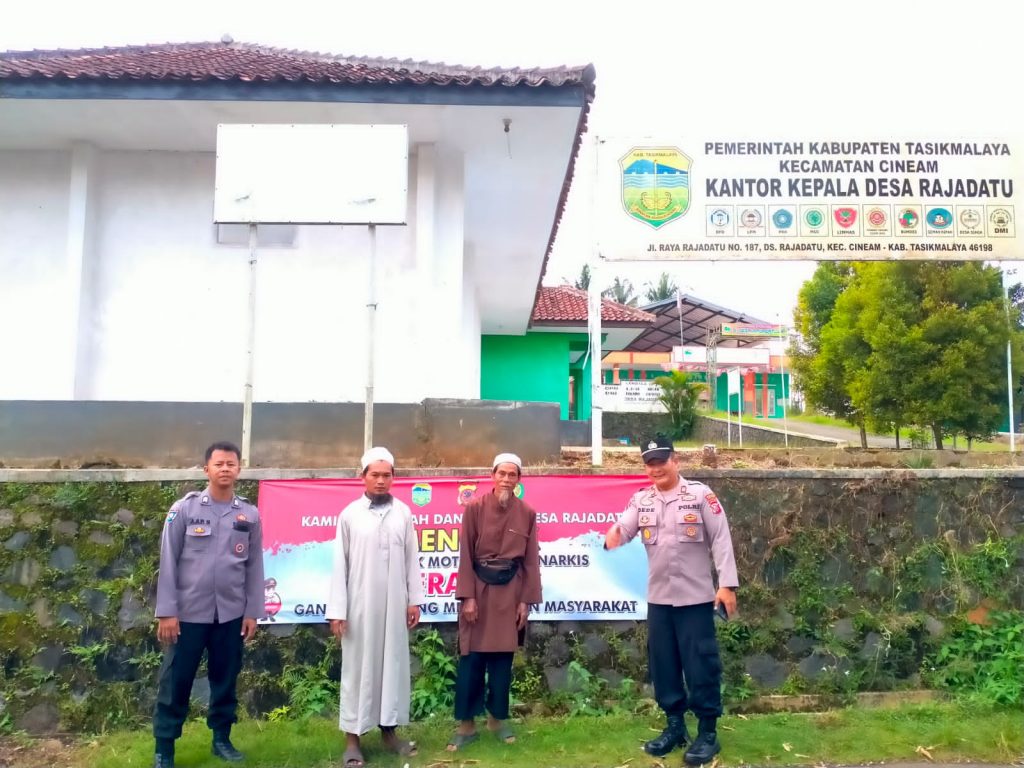 Kapolsek Cineam Pasang Spanduk Himbauan dan Penolakan Geng Motor dan Kenalpot Bising