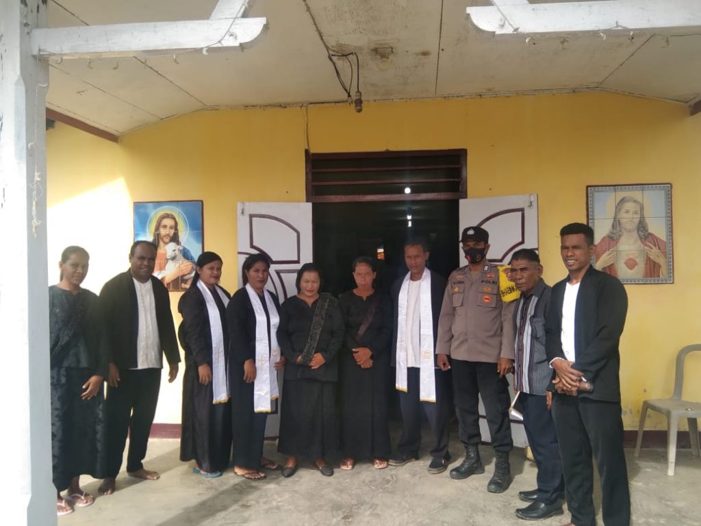 Giat Pengamanan Ibadah Peringati Perayaan Hari Kenaikan Isa Al-Masih Oleh Anggota Pospol Kobi Polsek Wahai