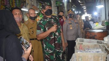 Dandim 0613/ Ciamis dan Kapolres Ciamis Sidak Pedagang Minyak Goreng 