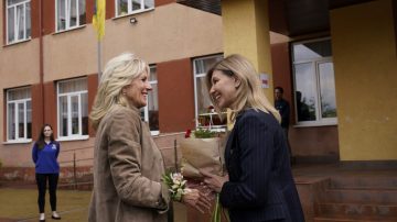 Di Tengah Perang, Ibu Negara Amerika Jejakan Kaki Di Ukraina