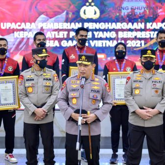 Kapolri Beri Penghargaan Atlet Polri Berprestasi Medali Sea Games