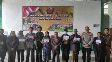 Bantuan TNI, 2000 Warga Ngada Terima BLT Minyak Goreng Di Makodim