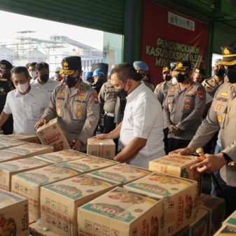 Terlacak, Polri Gagalkan Penyelundupan 8 Kontainer Minyak Goreng