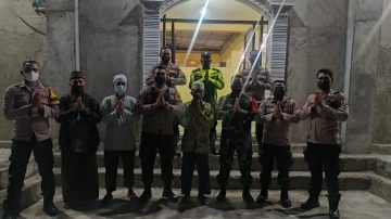 Malam Takbiran Di Maumbawa Ngada, Babinsa Koramil 1625-01 Awasi Prokes