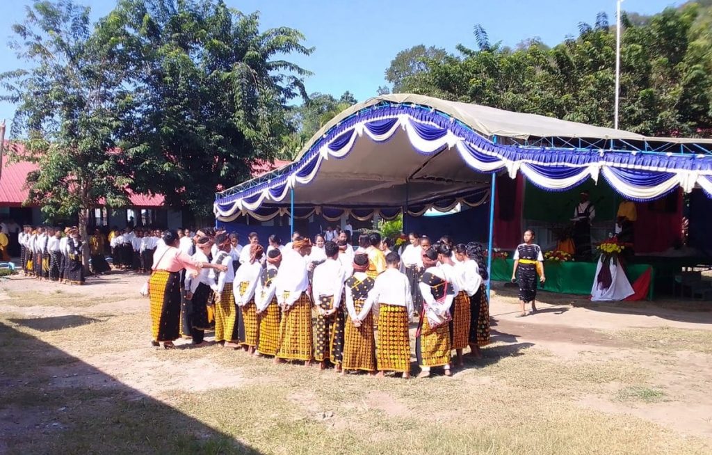 Koramil 03 Boawae Dukung Pengukuhan Seni Budaya SMPN I Nangaroro