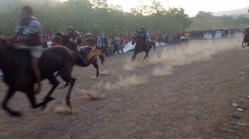 Kodim 1625 Pantau Acara Penutupan Pacuan Kuda Olakile Nagekeo