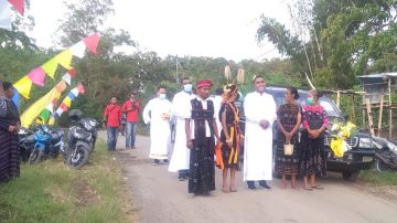 Koramil 1625-01 Bajawa Kawal Acara Pastor Baru, Romo Niko Noy