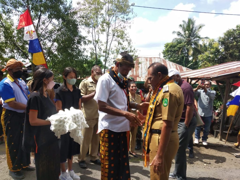 Koramil Bajawa Wakili Kodim 1625 Ikut Peresmian Puskesmas Soa