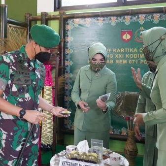 Persit KCK Koorcab Rem 071 Tinjau Karya Persit Kodim Pemalang