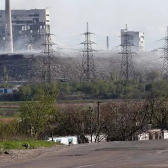 Militer Rusia Melancarkan Serangan Berkekuatan Penuh ke Pabrik Baja Azovstal