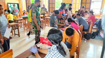 Babinsa Koramil 05 Aesesa Pantau Bulan Imunisasi Anak