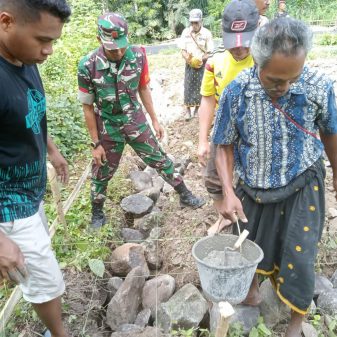 TNI 1625 Hadiri Letak Batu Kantor Bumdes Kecamatan Wolomeze