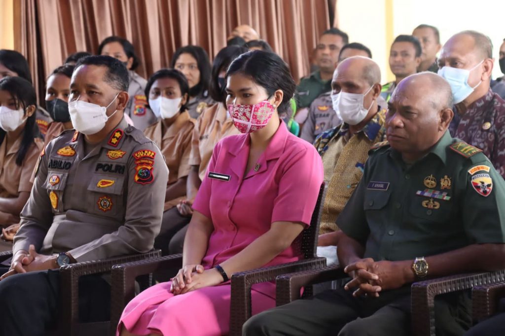 Ngada : Romo Rofinus Neto Layani Pembinaan Rohani TNI Polri Katolik