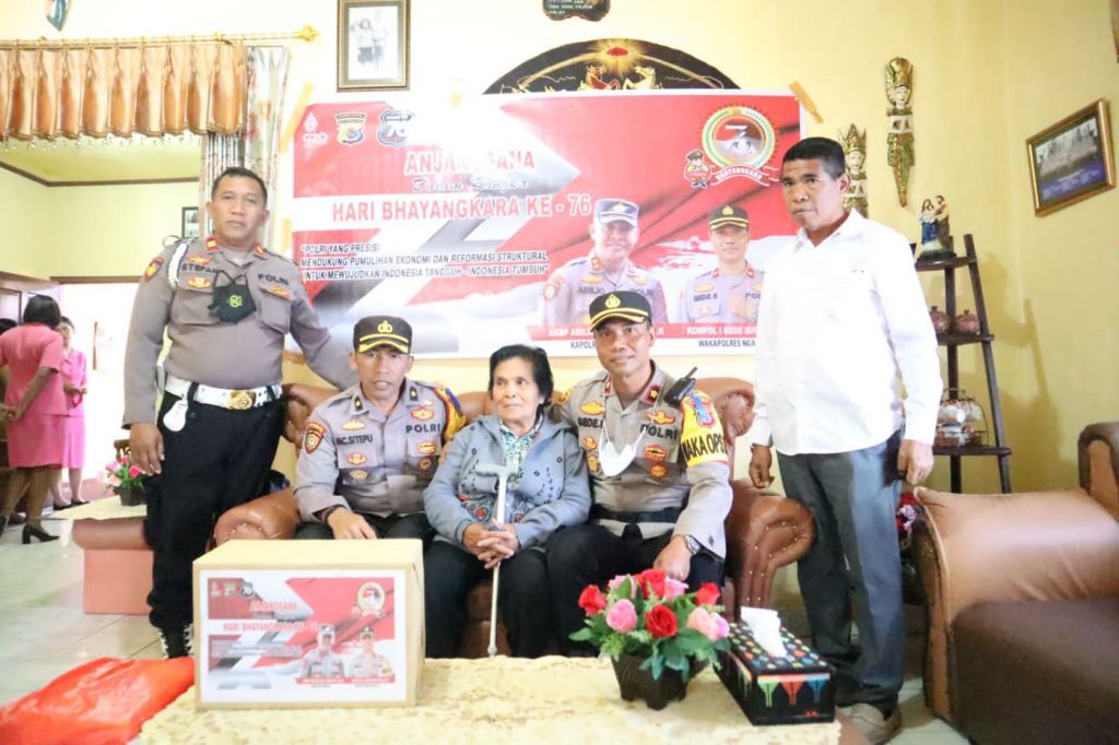 Polres Ngada Anjangsana Ke Purnawirawan Polri Dan Warakawuri