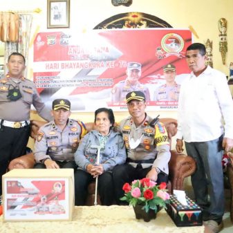 Polres Ngada Anjangsana Ke Purnawirawan Polri Dan Warakawuri