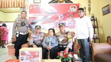 Polres Ngada Anjangsana Ke Purnawirawan Polri Dan Warakawuri