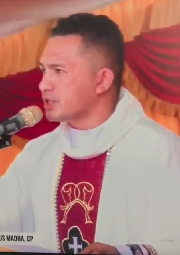 Misa Perdana P. Edwardus Madha, CP Ratusan Umat Padati Langa Gedha