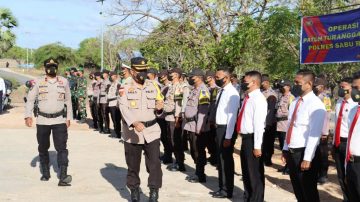 Pimpin Apel Gelar Pasukan, Ini Pesan Kepolres Sabu Raijua