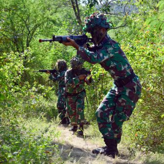 Tingkatkan Insting Tempur Prajurit MENART 2 MAR, Perdalam Latihan Menembak