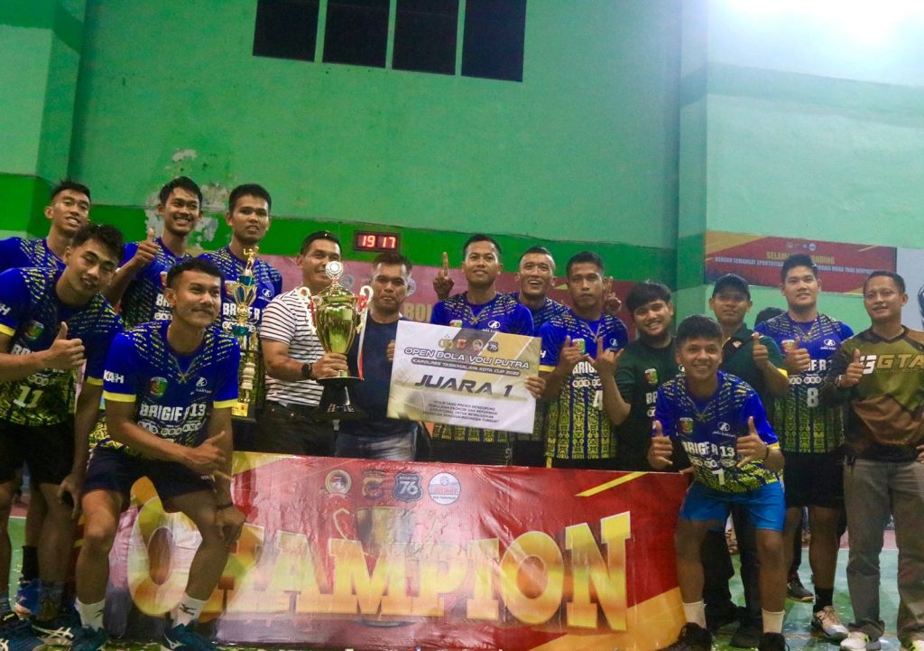 Tim Bola Volly Brigif Raider 13 Galuh Jasa Kartini Juara Open Turnamen Bola Voli Kapolres Tasikmalaya CUP 2022