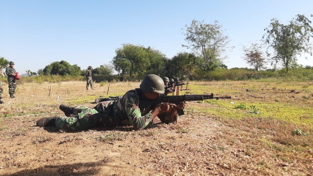 Kodim 1625 Ngada NTT Latihan Menembak Di Tunggurambang Nagekeo