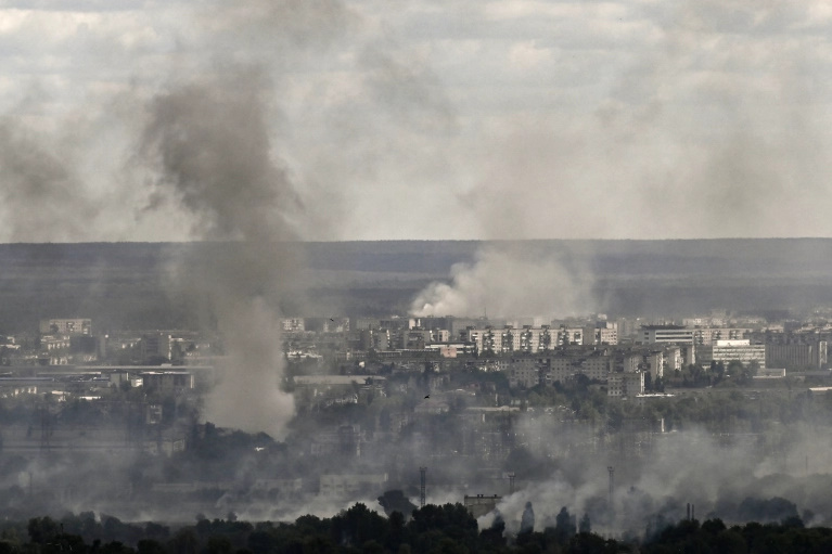 Saling Tuding, Pasukan Ukraina Menepi Ke Pinggiran Severodonetsk