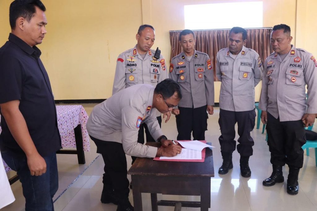 Empat Polsek Di Ngada Terima Bantuan Peralatan Dari Dit Intelkam Polda NTT