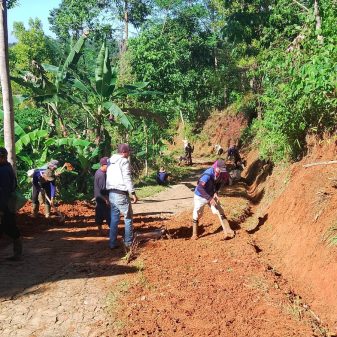 Harapan Warga Akses Jalan Menuju Kasepuhan Neglasari dan Kampung Ciseel Segera Diperbaiki