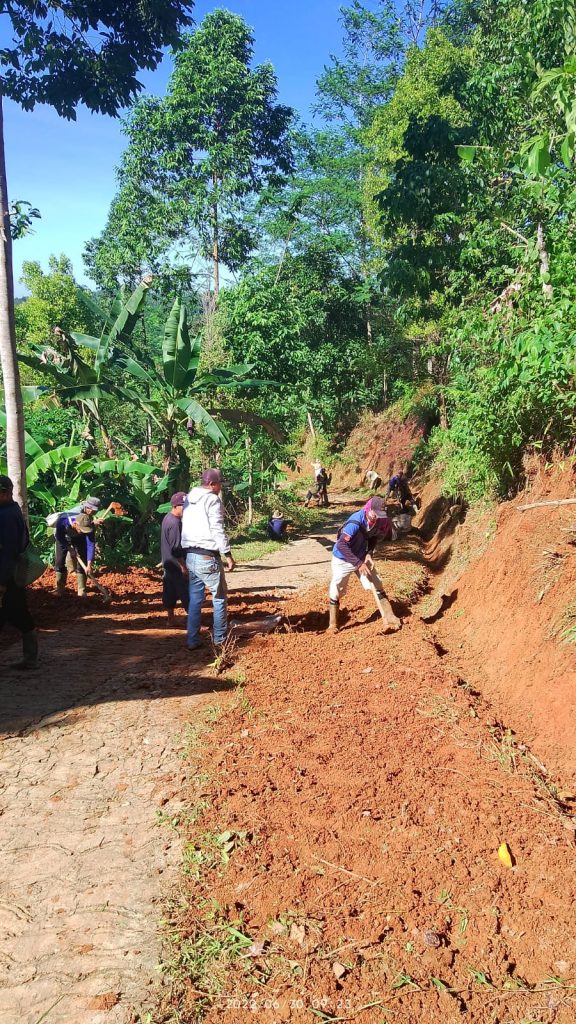 Harapan Warga Akses Jalan Menuju Kasepuhan Neglasari dan Kampung Ciseel Segera Diperbaiki