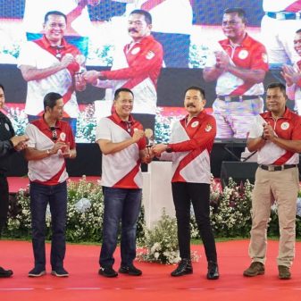 Ketua MPR RI Bamsoet Juara Pertama Best of The Best kelas Eksekutif Kejuaraan Menembak Jaksa Agung Cup 2022