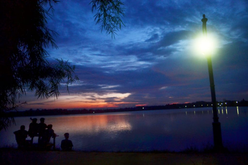 Bendungan Situ Bolang, Eksotis saat Sunset
