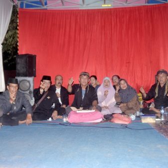 Tembang Macapat, Hipnotis Penonton diacara Peresmian Makam Keramat Magede Taswi