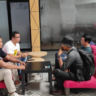 Personil Polsek Cihideung Himbau Viking Tasikmalaya Untuk Tidak Memaksakan Diri Ke GBLA, Apabila Tidak Memiliki Tiket