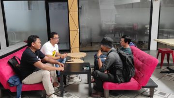 Personil Polsek Cihideung Himbau Viking Tasikmalaya Untuk Tidak Memaksakan Diri Ke GBLA, Apabila Tidak Memiliki Tiket