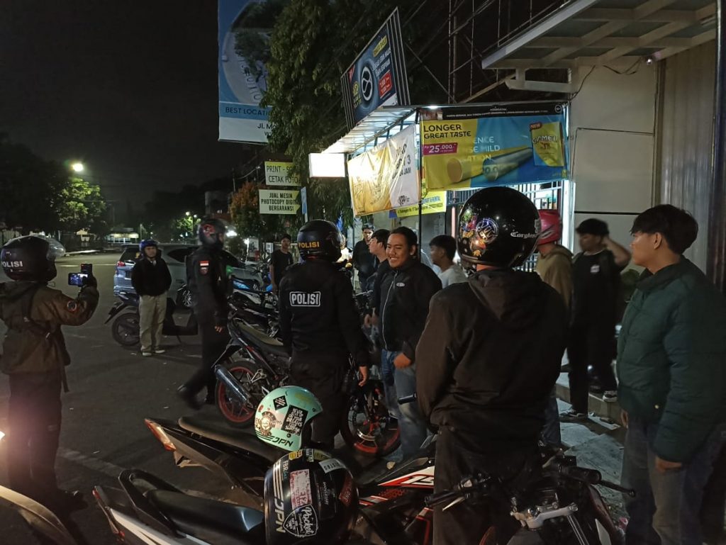 Tim Maung Galunggung Bubarkan Belasan Remaja Sedang Pesta Miras