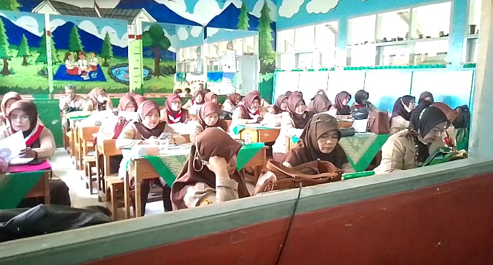 Dewan Pendidikan Sosialisasikan Desiminasi Hasil Penelitian dan Pemahaman Komite Sekolah