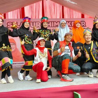 Stadion Jalak Harupat di Banjir 15 Ribu Peserta Senam