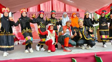 Stadion Jalak Harupat di Banjir 15 Ribu Peserta Senam