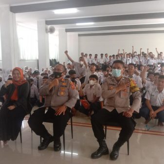 Siswa Baru SMK/SMA KP Baleendah, MPLS, mendapatkan Penyuluhan Hukum dari Pihak Kepolisian