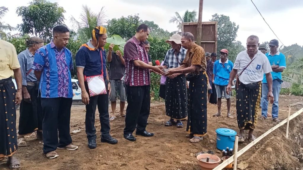 Pemda Nagekeo Letak Batu Pertama Pembangunan Kantor Kelurahan Nagesepadhi