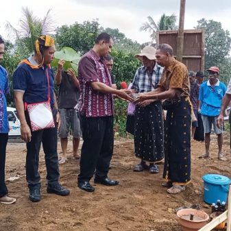 Pemda Nagekeo Letak Batu Pertama Pembangunan Kantor Kelurahan Nagesepadhi