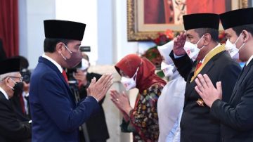 Presiden Jokowi Anugerahi Tanda Kehormatan Pada 127 Lintas Tokoh
