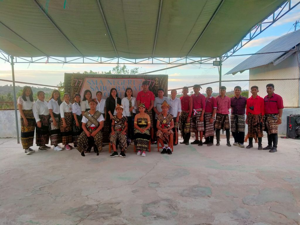 Tingkatkan Minat dan Bakat Siswa, SMAN 2 Sabu Barat Selenggarakan Pentas Seni