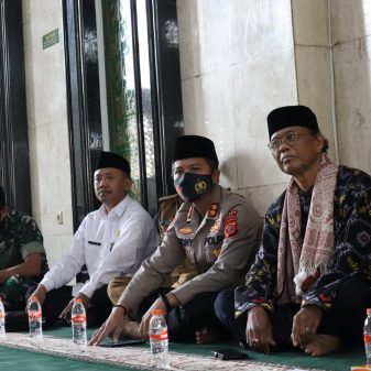 Kapolres Ciamis Hadiri kegiatan Tablig Akbar di Mesjid Agung Ciamis. 