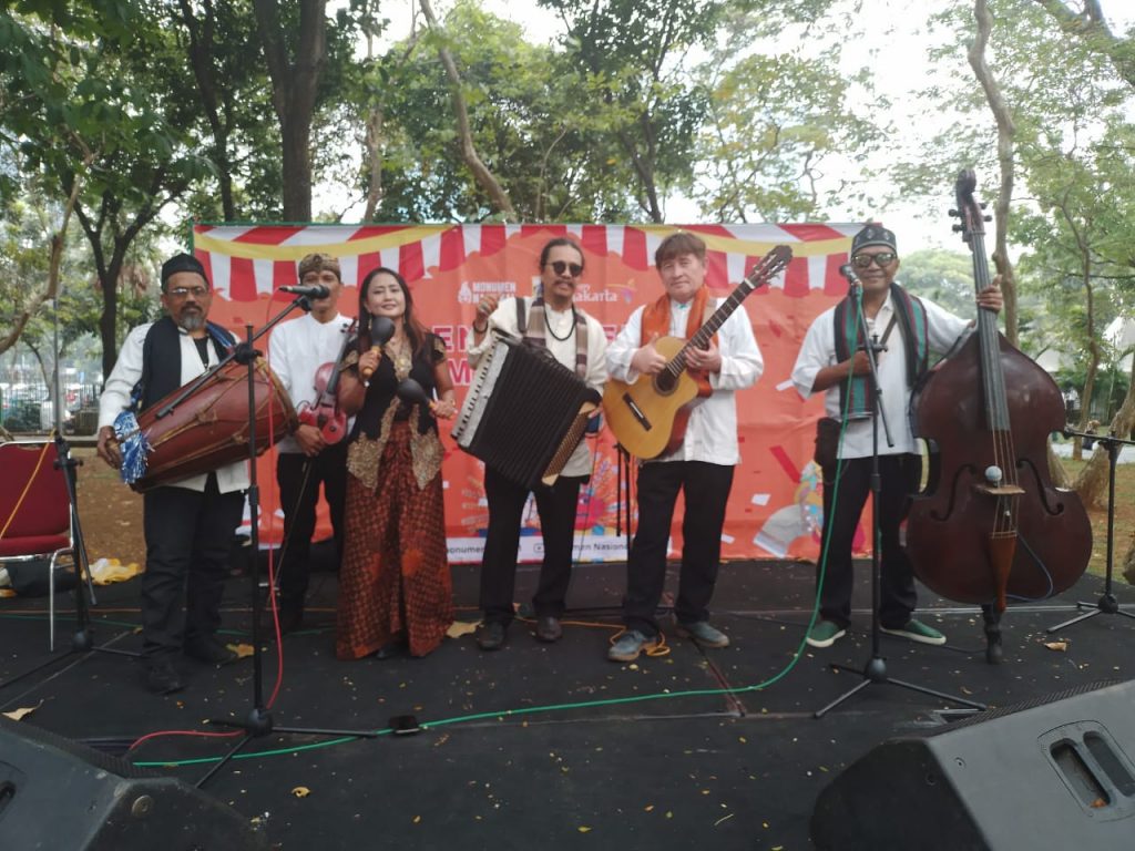 Frans Hence Raranta Pentaskan Seni Musik Sambrah di Monas